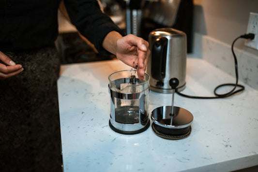 How to Brew Coffee in a Cafetière (French Press)